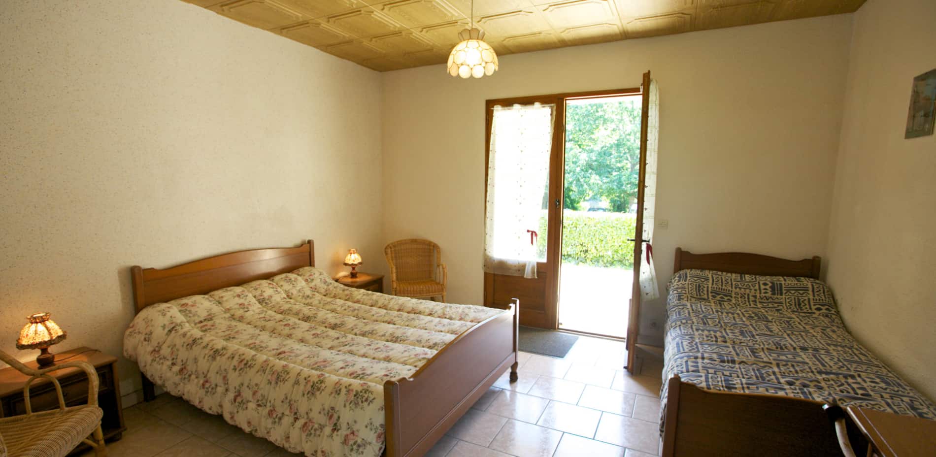Photo site nouveau 2011 078 (1) chambre sarlat en rez de jardin en Dordogne