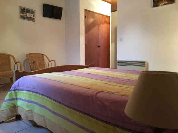 chambre-sarlat-dordogne-perigord-location-riviere-bord-de-leau-plage chambre sarlat en rez de chaussée en dordogne