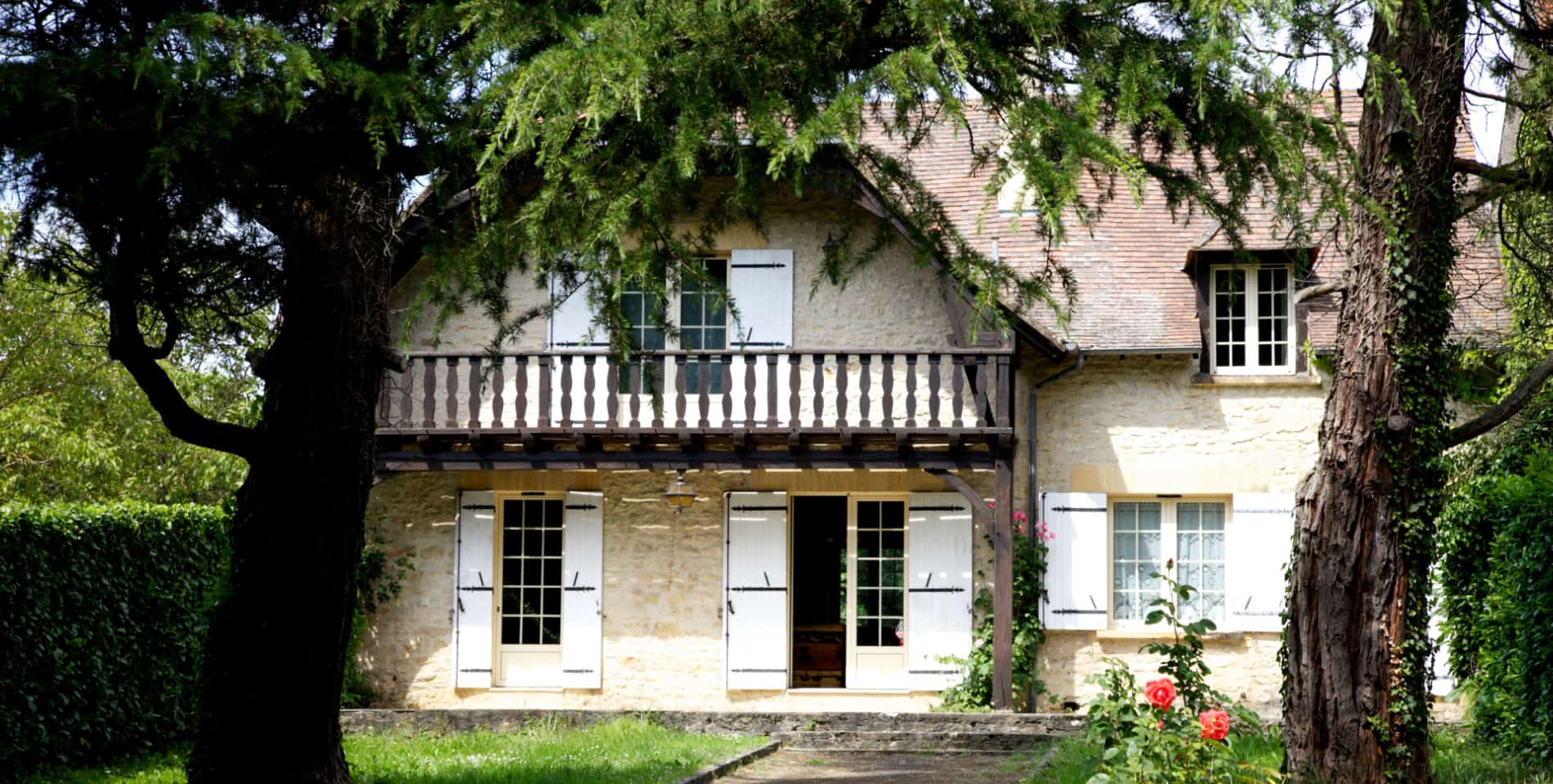 Gite dordogne maison-de-vacances-sarlat-beynac-port-denveaux-location-chambre-piscine