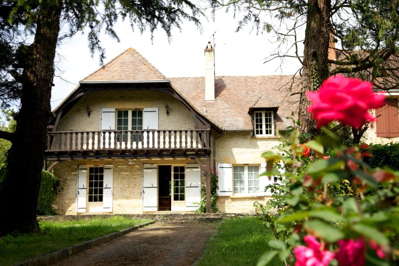 gite-dordogne-port-enveaux-sarlat-perigord-exterieur-fleur (1)